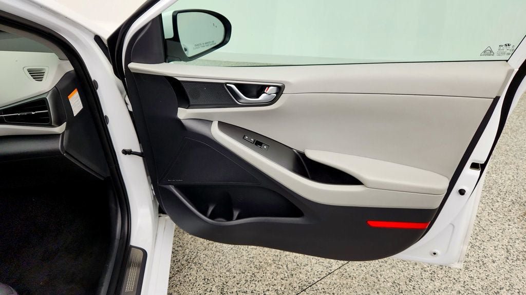Used 2020 Hyundai Ioniq Limited FWD image 28