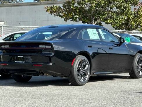 New 2026 Dodge Charger R/T w/ Blacktop Package AWD/4WD image 4