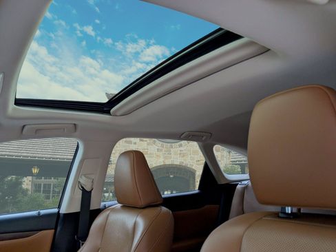 Certified 2021 Lexus RX 350L FWD w/ Premium Package image 9