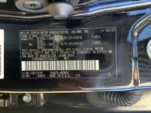 Used 2023 Toyota Highlander LE AWD/4WD image 33