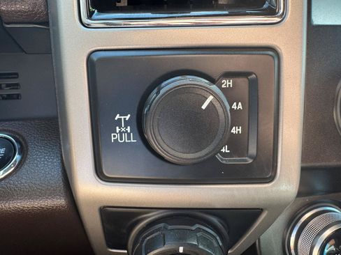 Used 2019 Ford F150 King Ranch w/ Equipment Group 601A Luxury AWD/4WD image 19
