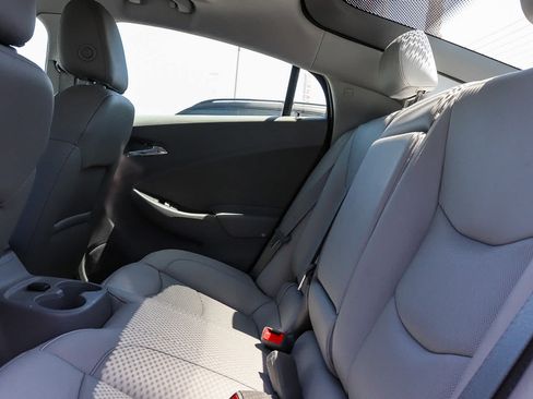 Used 2017 Chevrolet Volt LT w/ Comfort Package FWD image 23