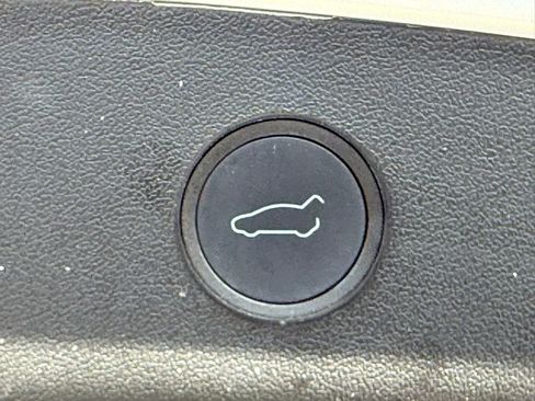 Used 2023 Tesla Model 3 Standard Range image 15