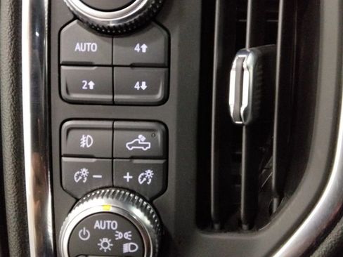 Used 2022 GMC Sierra 2500 SLT w/ SLT Convenience Package image 18