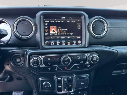 Used 2021 Jeep Wrangler Unlimited Sahara AWD/4WD image 7