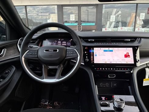 New 2026 Jeep Grand Cherokee Altitude AWD/4WD image 14