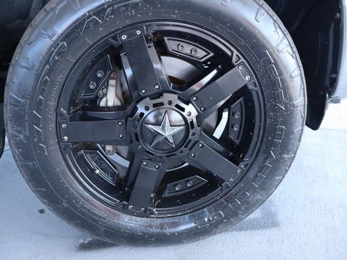 Used 2017 Toyota Tundra SR5 w/ SR5 Upgrade Package image 43