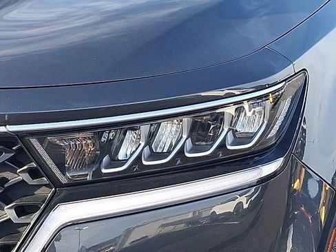 Used 2022 Kia Sorento LX image 10