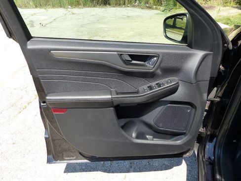 Used 2024 Ford Escape Active w/ Cold Weather Package FWD image 19