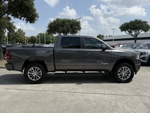 Used 2023 RAM 1500 Laramie AWD/4WD image 3
