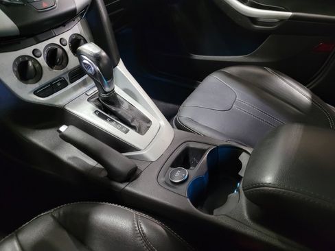 Used 2014 Ford Focus SE w/ Equipment Group 201A FWD image 26