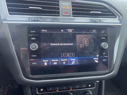 Used 2021 Volkswagen Tiguan SE image 16