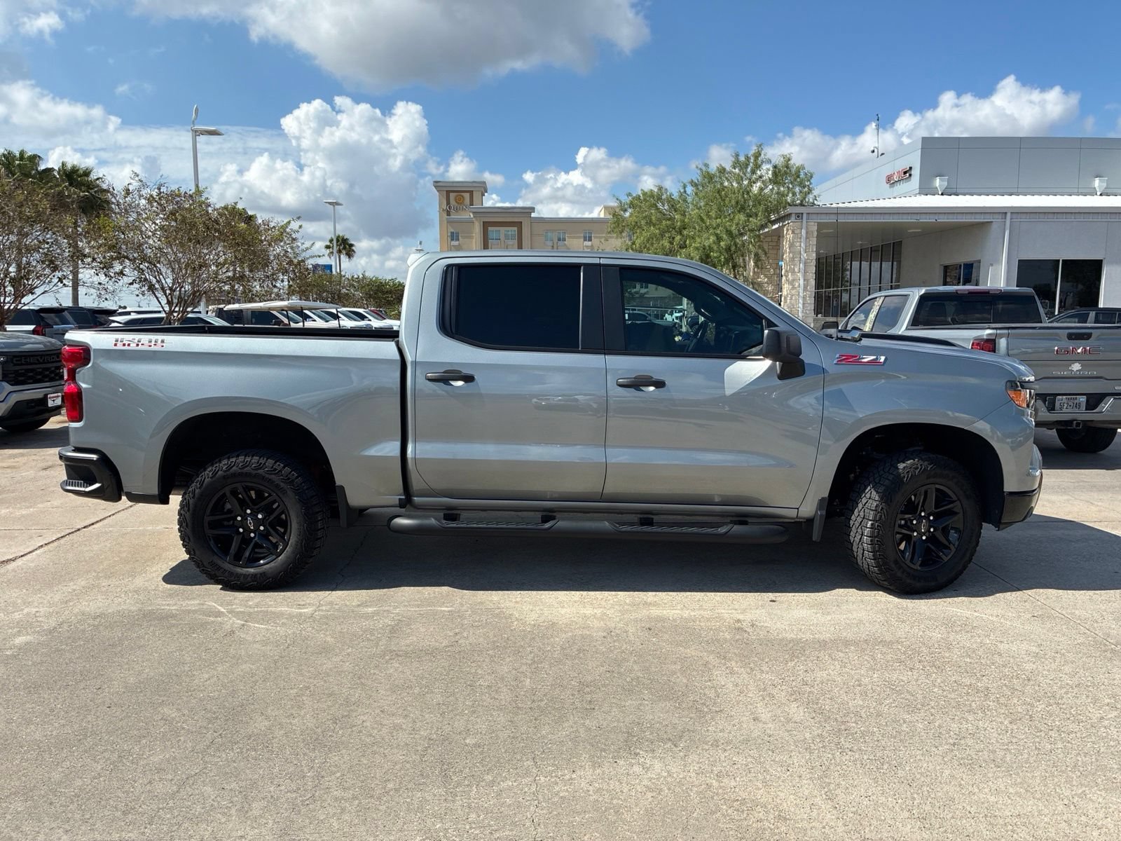 Used 2026 Chevrolet Silverado 1500 Custom Trail Boss AWD/4WD image 2