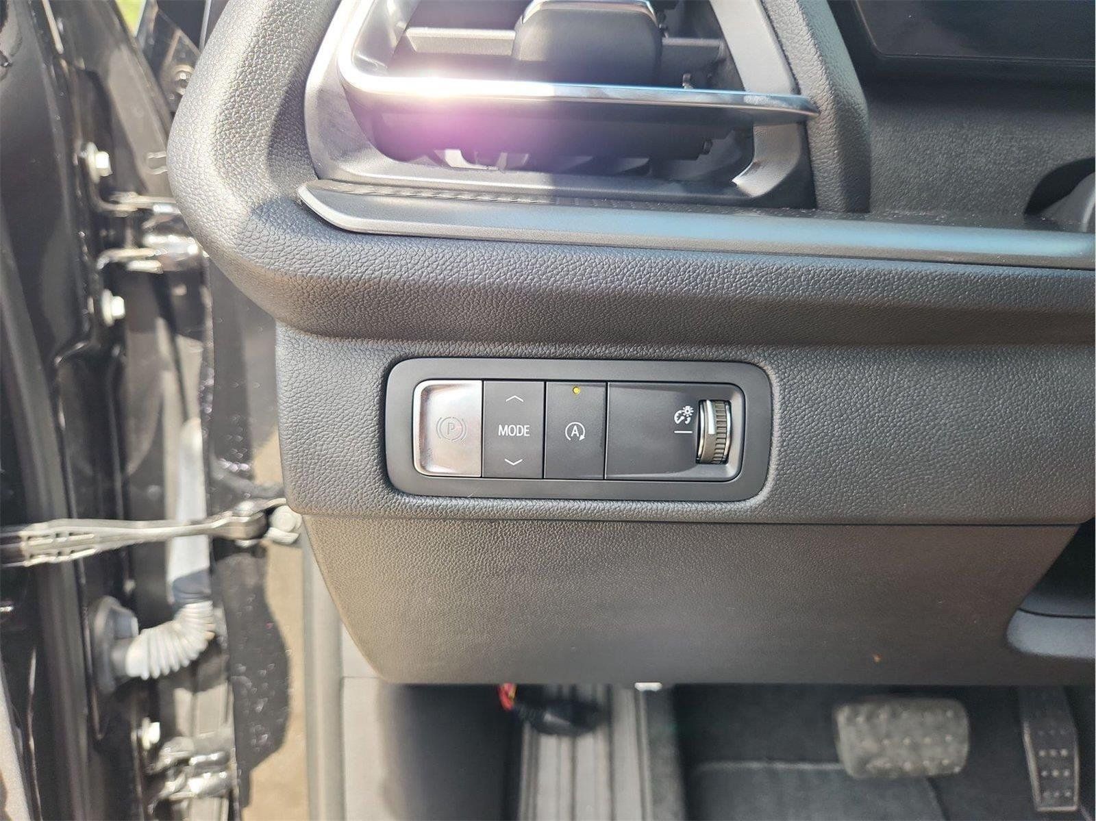Certified 2025 Chevrolet Traverse LT FWD image 18
