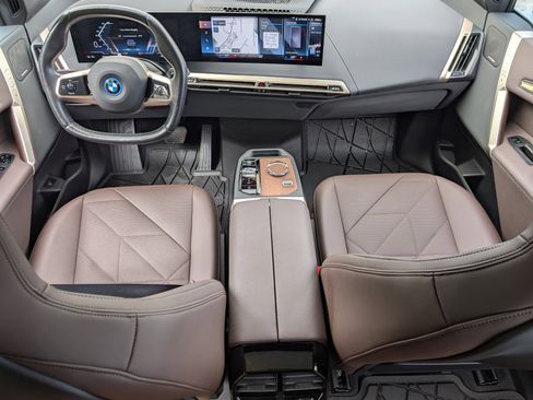 Used 2023 BMW iX xDrive50 w/ Premium Package AWD/4WD image 23