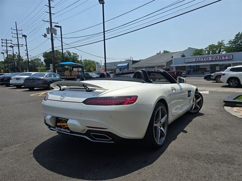 Used 2018 Mercedes-Benz AMG GT Roadster image 2