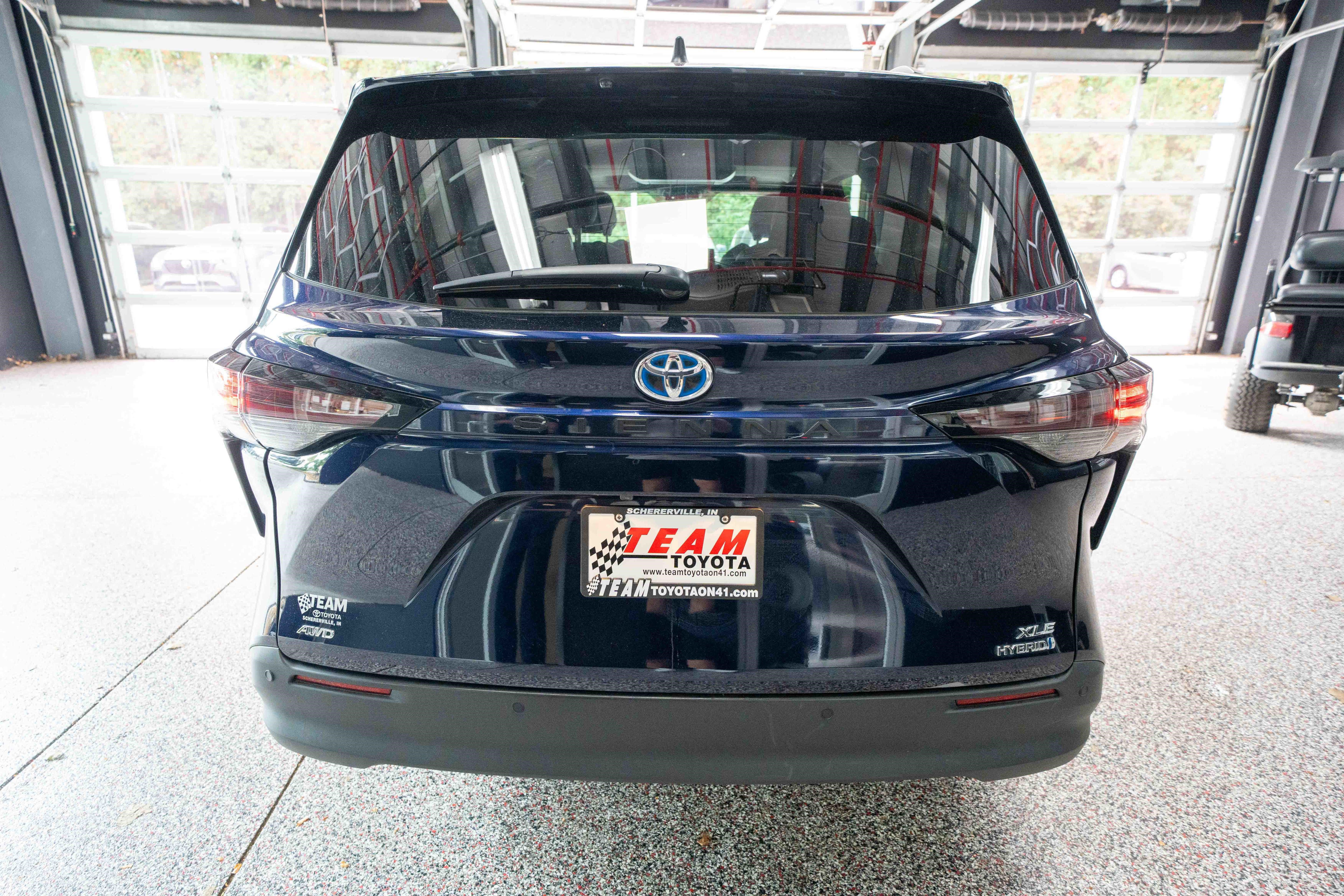Certified 2023 Toyota Sienna XLE w/ XLE Plus Package AWD/4WD image 4