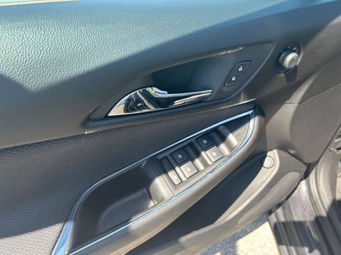 Used 2017 Chevrolet Cruze LT FWD image 12