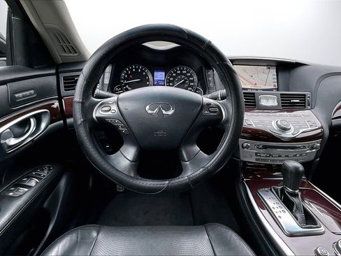 Used 2018 INFINITI Q70 L 3.7 image 10