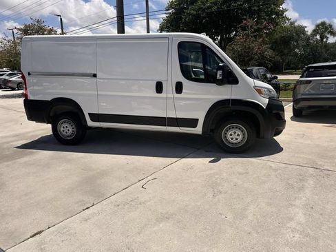 Used 2025 RAM ProMaster 2500 w/ Convenience Group FWD image 15
