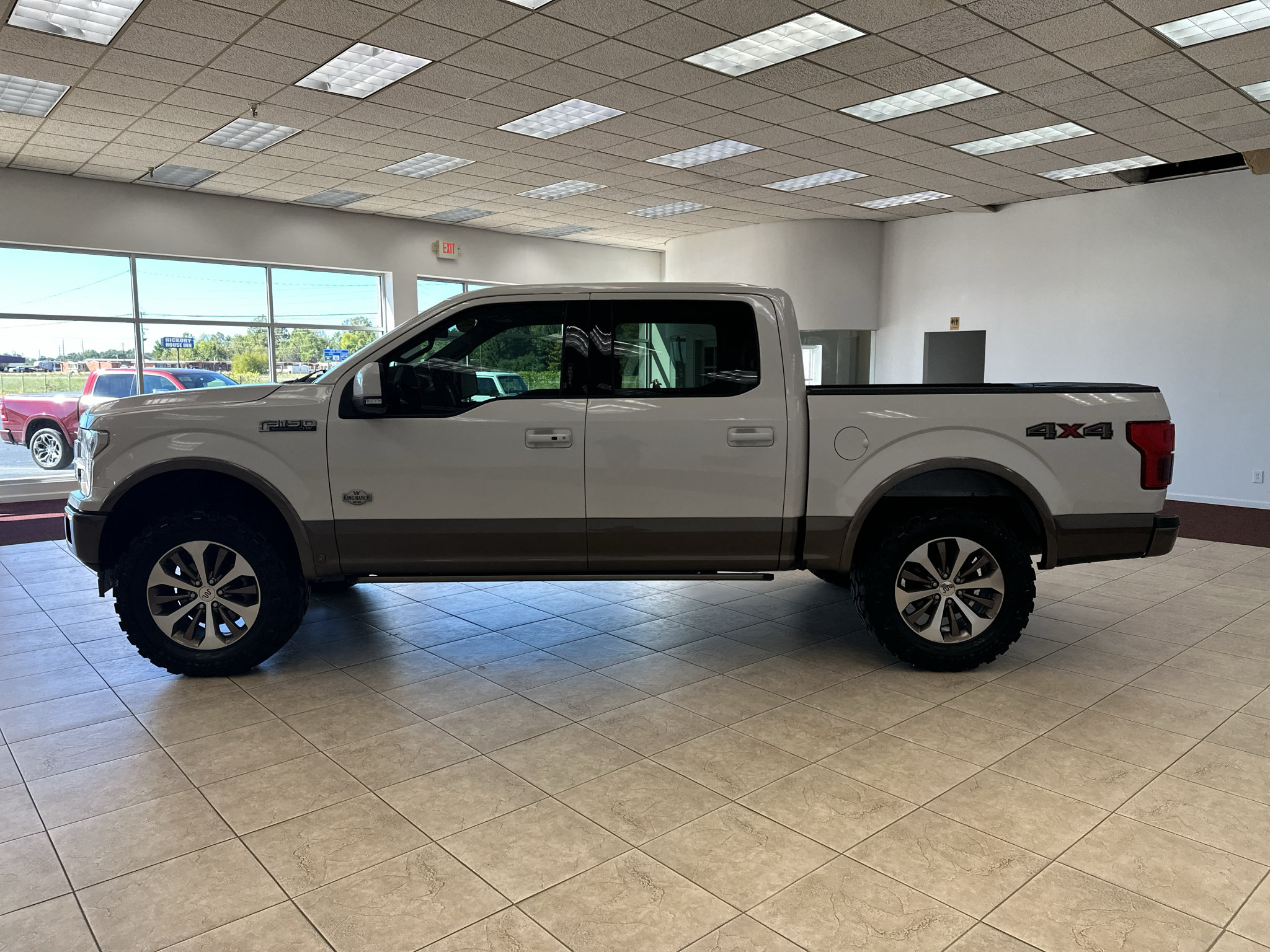 Used 2018 Ford F150 King Ranch w/ Equipment Group 601A Luxury AWD/4WD image 8