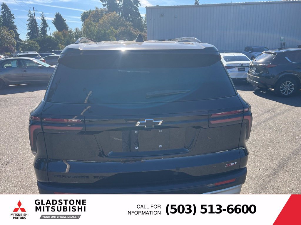 Used 2024 Chevrolet Traverse Z71 w/ Enhanced Driving Package AWD/4WD image 7
