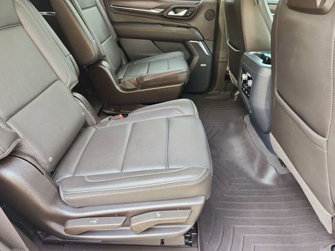 Used 2024 GMC Yukon Denali w/ Advanced Technology Package image 27