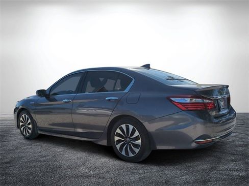 Used 2017 Honda Accord Touring image 6