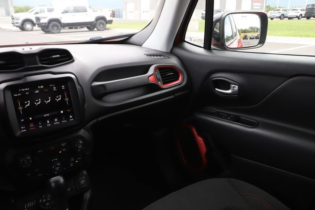 Used 2023 Jeep Renegade Trailhawk AWD/4WD image 23