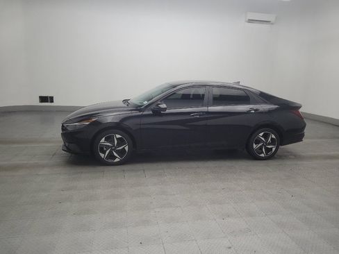 Used 2023 Hyundai Elantra SEL w/ Convenience Package FWD image 2
