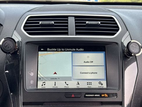Used 2018 Ford Explorer XLT w/ Equipment Group 201A FWD image 16