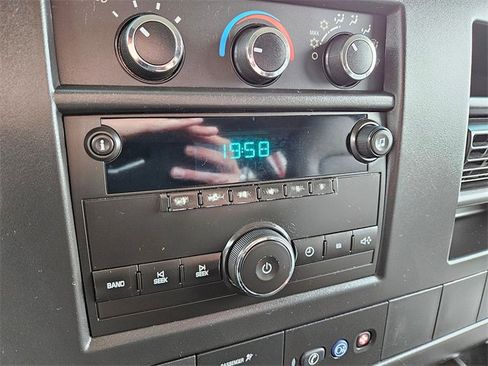 Used 2011 GMC Savana 3500 LS image 16