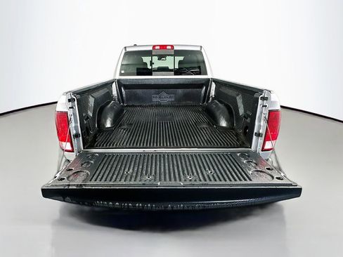 Used 2020 RAM 1500 Classic SLT RWD image 28