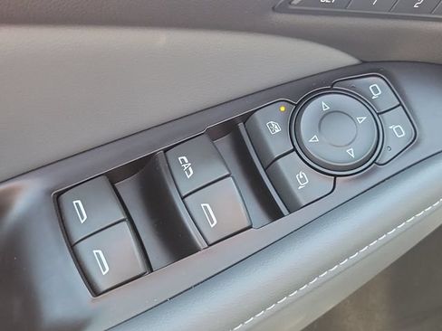 Used 2018 Buick Enclave Premium FWD image 25