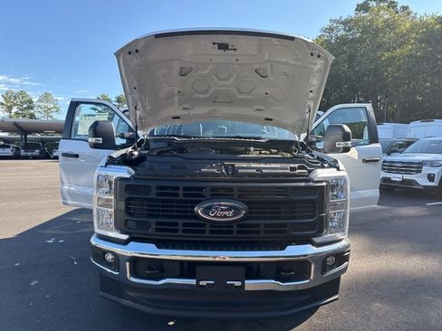 New 2026 Ford F350 XL w/ XL Chrome Package image 23
