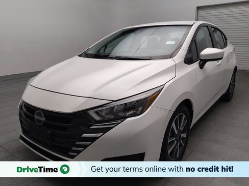 Used 2025 Nissan Versa SV FWD image 1