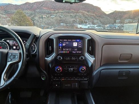 Used 2022 Chevrolet Silverado 2500 High Country image 15