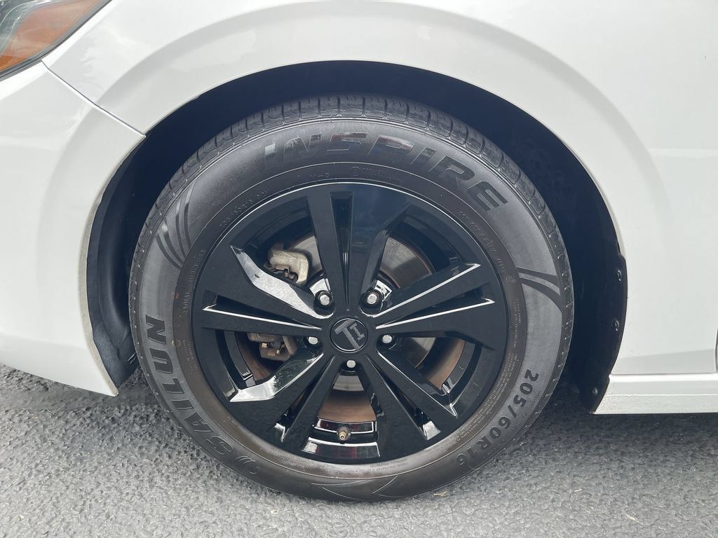 Used 2021 Nissan Sentra SV FWD image 30