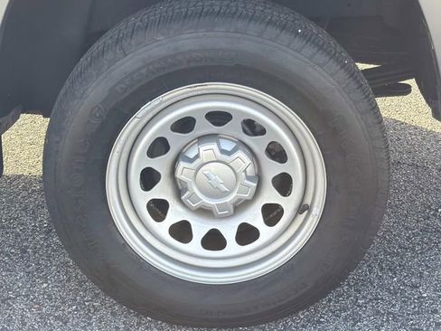 Used 2023 Chevrolet Colorado W/T RWD image 11