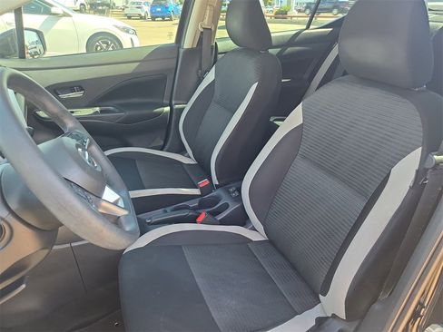 Used 2021 Nissan Versa SV image 14