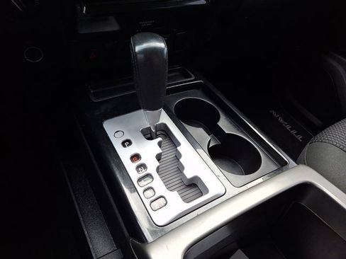 Used 2015 Nissan Titan SV w/ SV Value Truck Package image 19