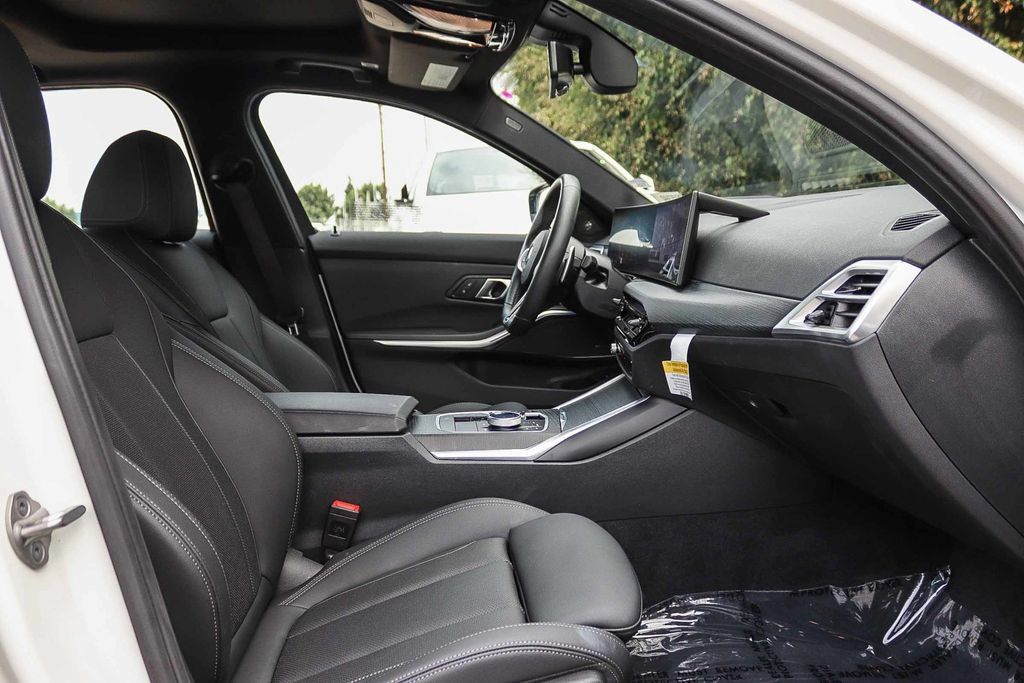 Used 2026 BMW 330i Sedan w/ M Sport Package RWD image 17