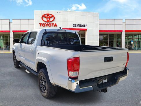 Used 2017 Toyota Tacoma SR5 w/ Tow Package image 4