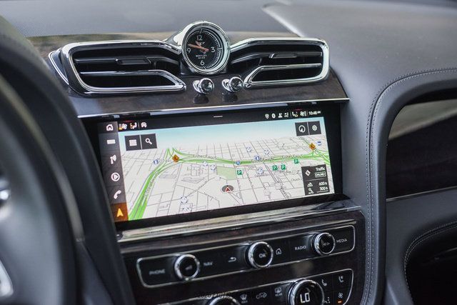 Used 2021 Bentley Bentayga AWD/4WD image 20