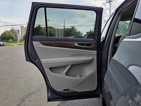 New 2026 Volkswagen Atlas SE FWD image 25
