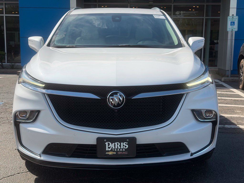 Used 2022 Buick Enclave Essence w/ Sport Touring Edition FWD image 2