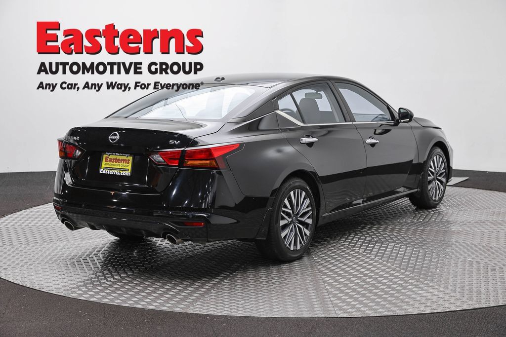 Used 2024 Nissan Altima 2.5 SV w/ SV Premium Package FWD image 5
