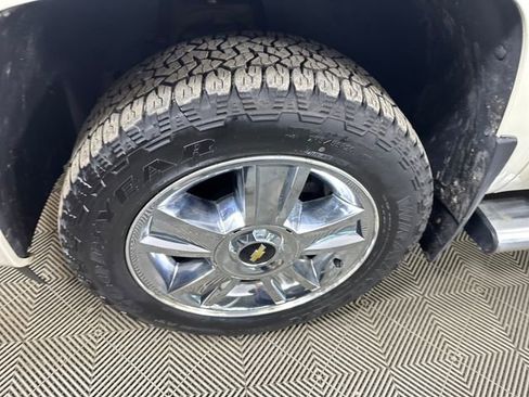 Used 2013 Chevrolet Silverado 1500 LTZ w/ LTZ White Diamond Edition image 15