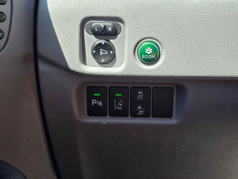 Used 2018 Honda Pilot Touring image 25