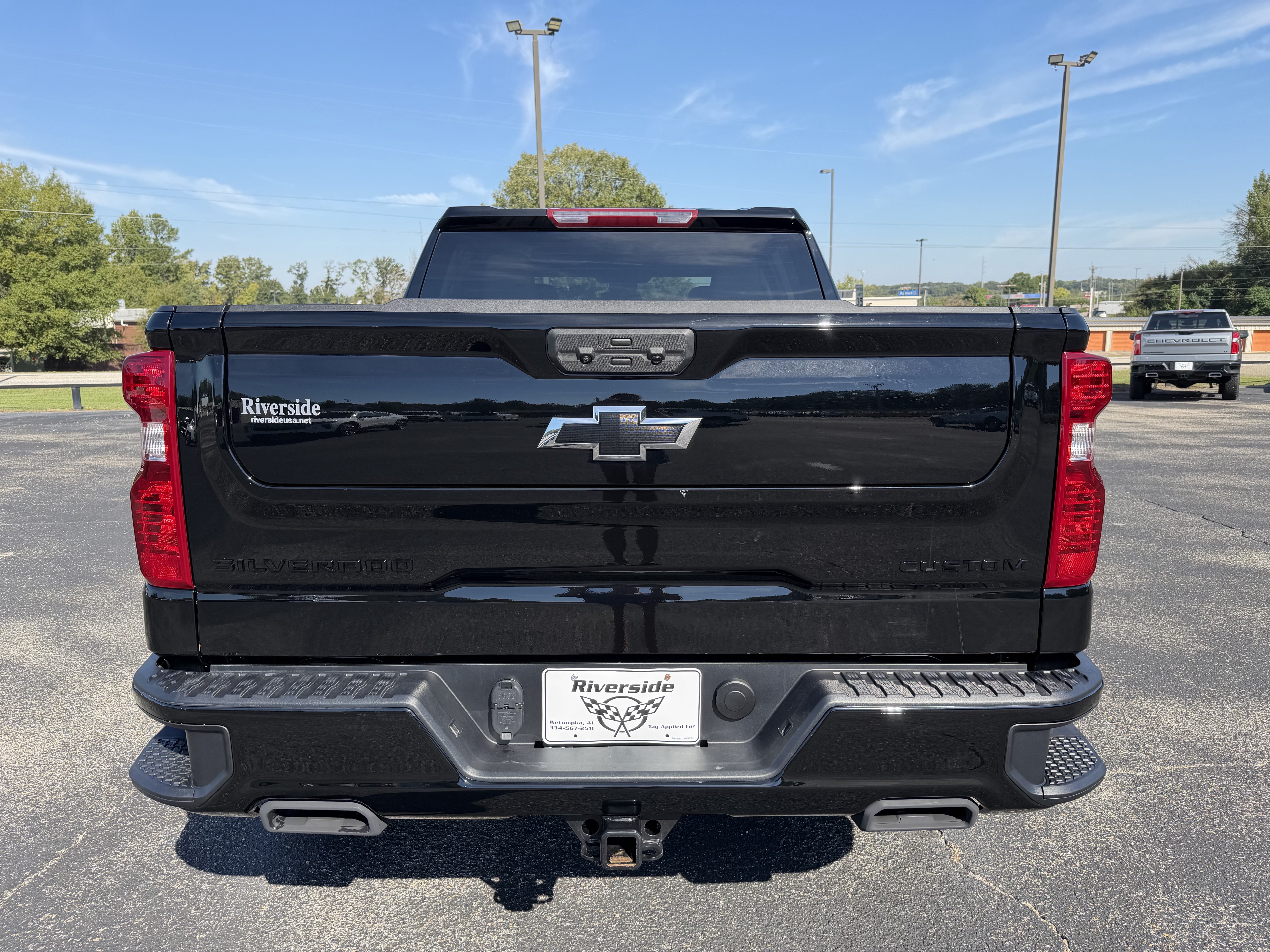 Used 2026 Chevrolet Silverado 1500 Custom Trail Boss w/ Dark Appearance Package AWD/4WD image 8